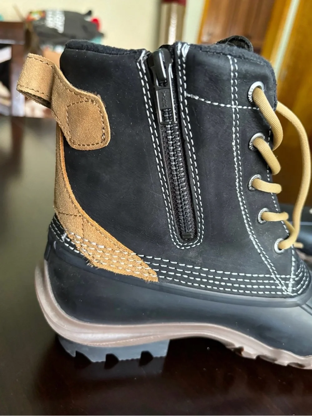 Wolverine Women Black and Brown Lace-Up Waterproof Boots